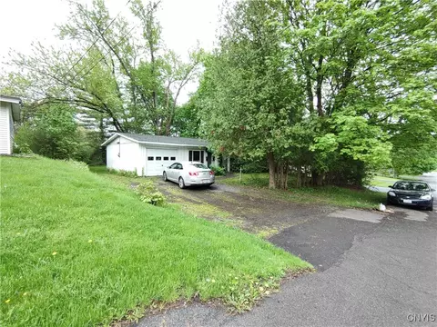 506 Deerwood Rd, Utica, NY 13502