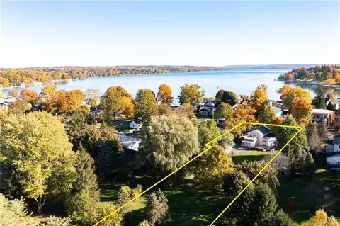 44 W Genesee St, Skaneateles, NY 13152