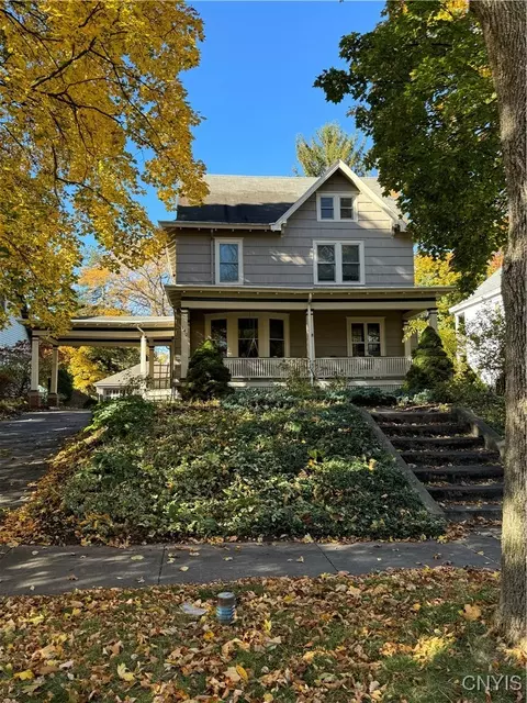 142 Beverly Rd, Syracuse, NY 13207