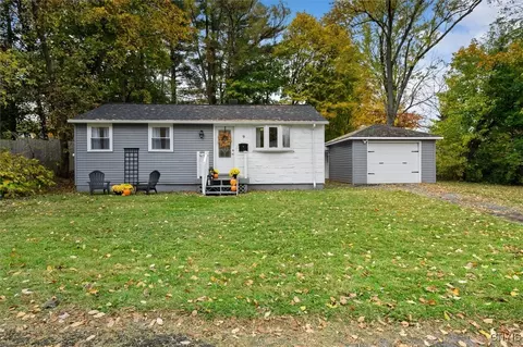 9 Osborn Rd, New Hartford, NY 13413
