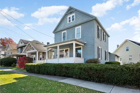 2 Parkside Ct, Utica, NY 13501