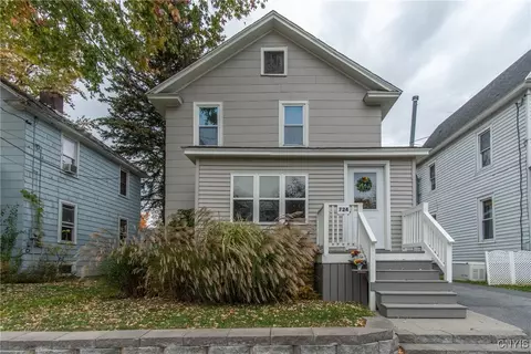 724 Knickerbocker Dr, Watertown, NY 13601