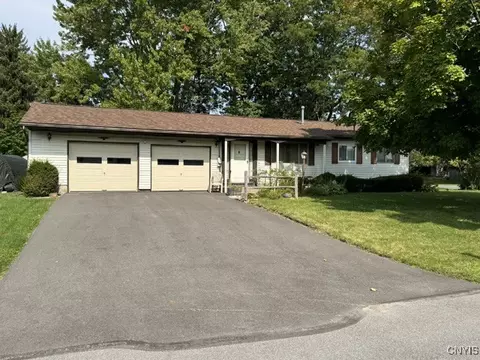 4147 Birchwood Dr S, Liverpool, NY 13090