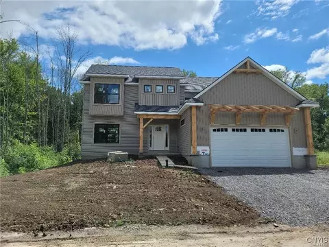 1015 Cold Springs Rd, Salina, NY 13088