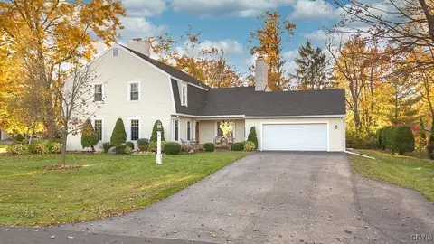 10 Wildwood Rd, New Hartford, NY 13413