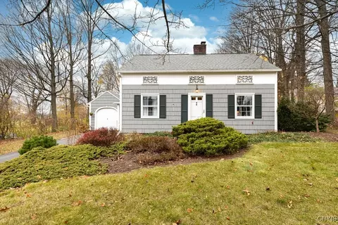 31 E Austin St, Skaneateles, NY 13152