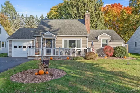 6 Fay Park Dr, Salina, NY 13212