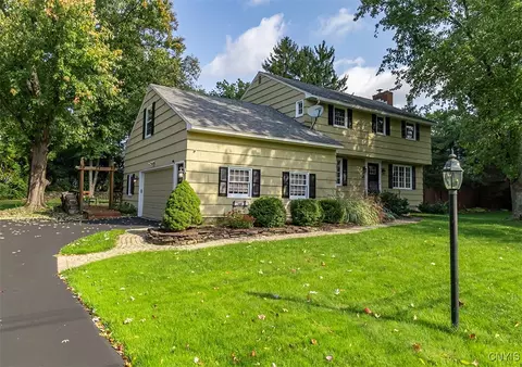 7625 Somerset Ln, Manlius, NY 13104