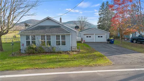 6832 State Route 80 Hwy, Tully, NY 13159