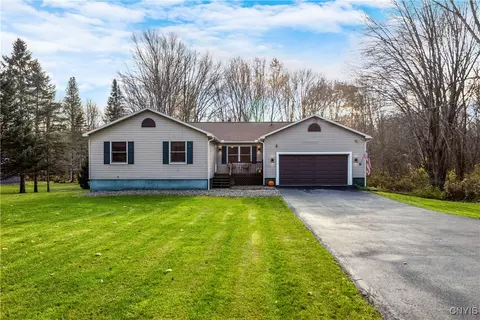 227 Pendergast Rd, Granby, NY 13135