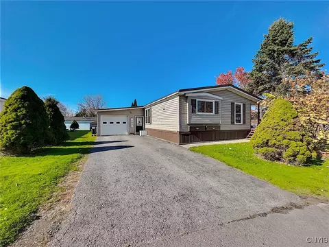 17 Hickory Dr, Kirkland, NY 13321