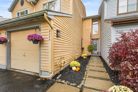 8254 Beehive Cir, Liverpool, NY 13090