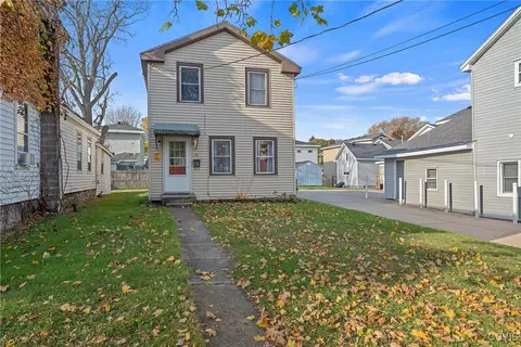 26 W 2nd St, Oswego, NY 13126