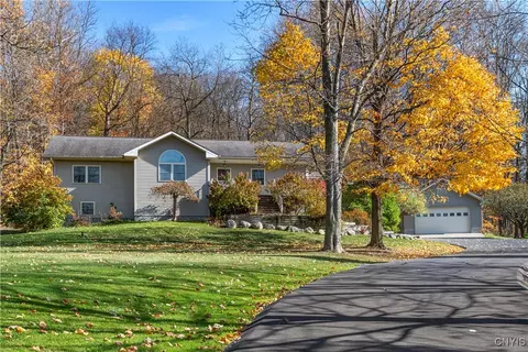 3202 Bella Vista Dr, Lafayette, NY 13084