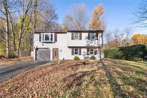 21 Ironwood Dr, Schroeppel, NY 13132
