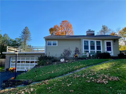 118 Pembrook Dr, Onondaga, NY 13205