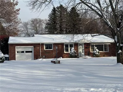 623 Parsons Dr, Geddes, NY 13219