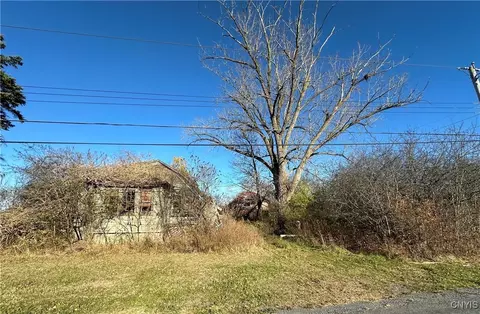 7082 Potter Rd, Sennett, NY 13021