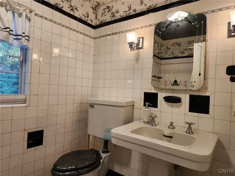 560 Roberts Ave, Syracuse, NY 13207 photo 32