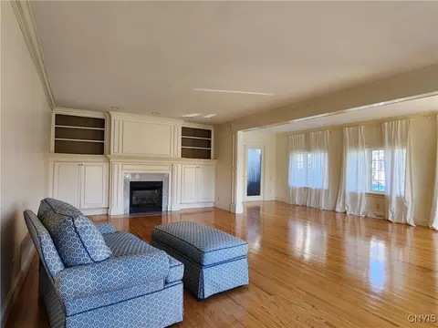 560 Roberts Ave, Syracuse, NY 13207 photo 9