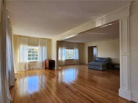 560 Roberts Ave, Syracuse, NY 13207 photo 11
