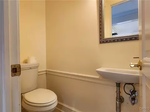 560 Roberts Ave, Syracuse, NY 13207 photo 20