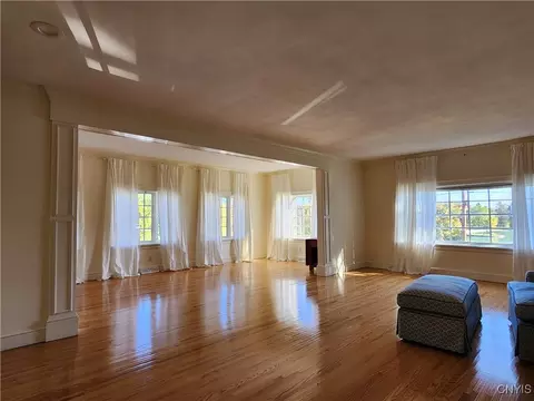 560 Roberts Ave, Syracuse, NY 13207 photo 12