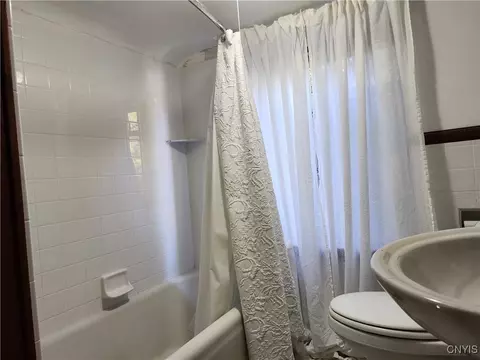560 Roberts Ave, Syracuse, NY 13207 photo 36