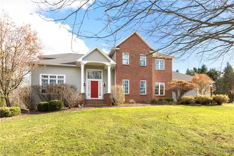 4486 Spruce Ridge Dr, Manlius, NY 13104
