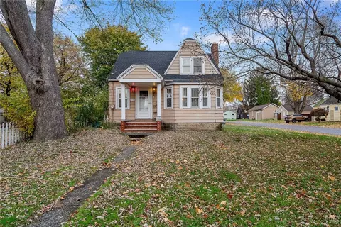 300 Plymouth Ave, Salina, NY 13211
