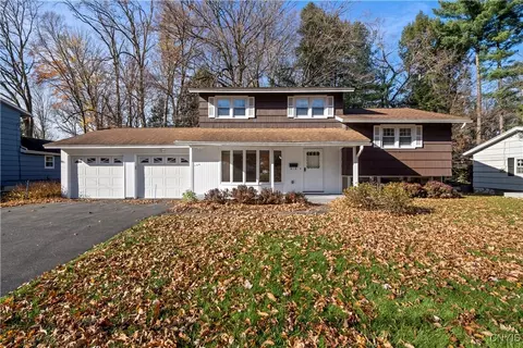 124 Sotherden Dr, Liverpool, NY 13090
