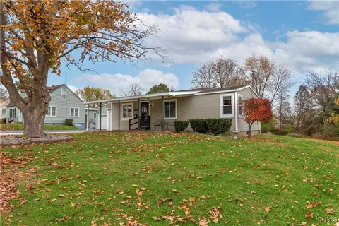 218 Winchester Dr, New Hartford, NY 13413
