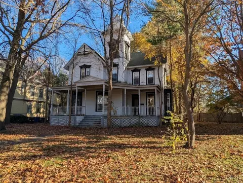 218 E Grove St, Oneida, NY 13421