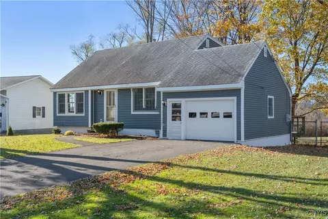 118 Wilson Dr, East Syracuse, NY 13057