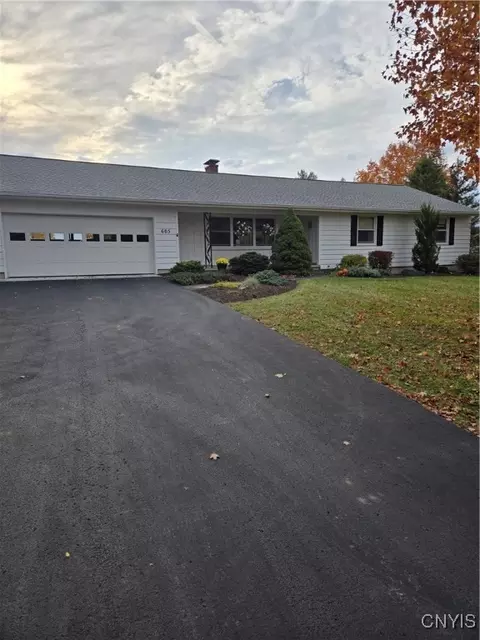 605 Churchill Ct, Fayetteville, NY 13066