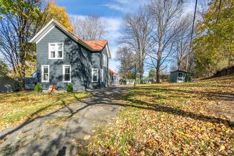 2 Sherwood Ave, Camillus, NY 13031