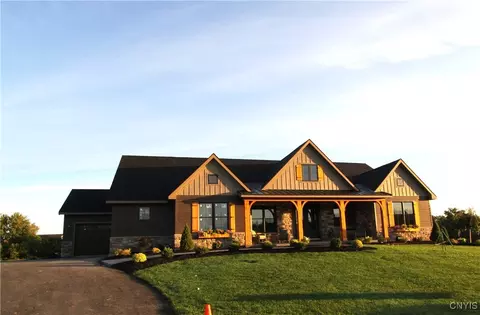 8018 Sedge Grass Rd, Lysander, NY 13027
