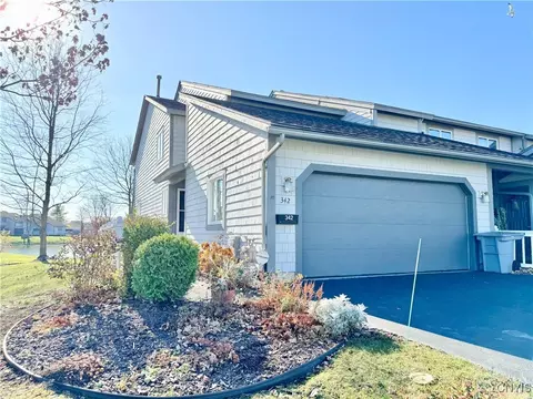 342 Summerhaven Dr N, East Syracuse, NY 13057