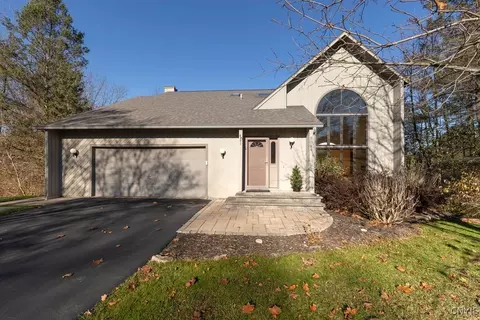 8094 Wild Lemon Ln, Manlius, NY 13104