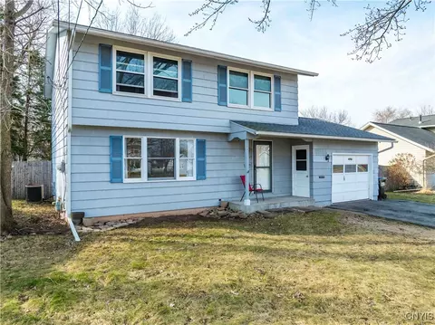 4942 Trivet Dr N, Salina, NY 13088