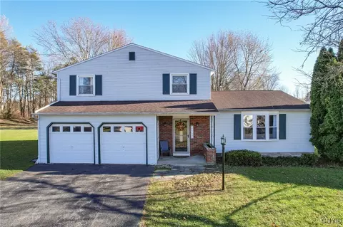 5358 Amalfi Dr, Clay, NY 13041