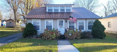 340 E Joseph St, Cape Vincent, NY 13618