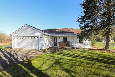86 Lower Rd, Constantia, NY 13044