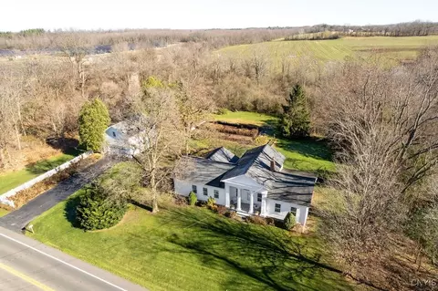 6076 N Kirkville Rd, Kirkville, NY 13082