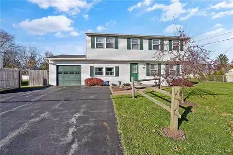 2287 Mercer St, Lysander, NY 13027