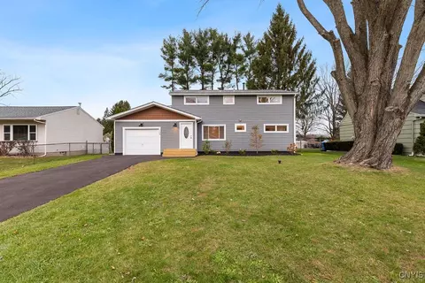 104 Kaywood Rd, Syracuse, NY 13212