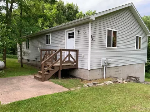 327 Barber Rd, Albion, NY 13302