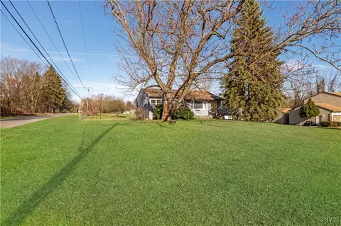 4627 Tucker Rd, Onondaga, NY 13215