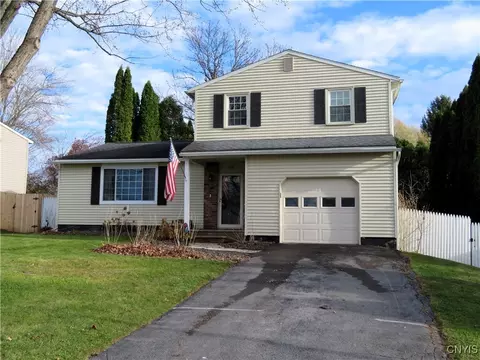 5545 Taormina Dr, Clay, NY 13041