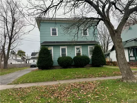 371 Washington Ave, Oneida, NY 13421